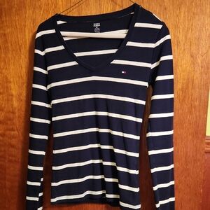 Tommy Hilfiger Women's Long Sleeve Navy and White Striped Tee